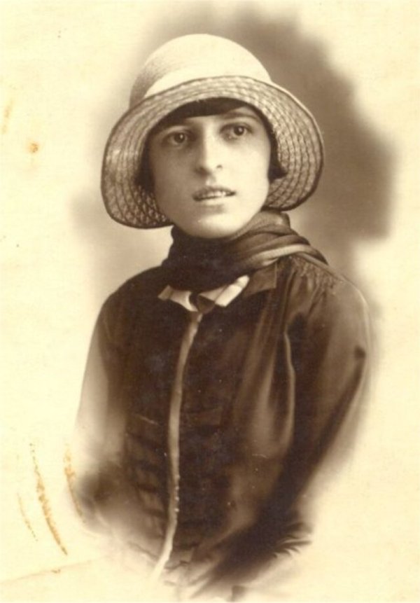 Nezahat Onbaşı.jpg